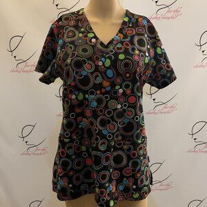 Ava Theres. Size Medium. Scrups Top. Short Sleeve. Patch Pockets. B96.